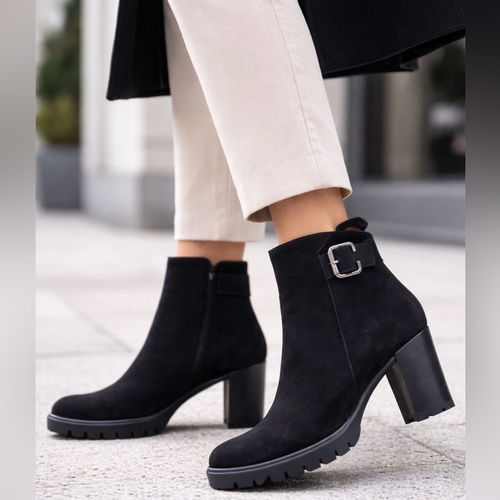 Paul Green Women's Selma Lug Sole Ankle Bootie Black Nubuck Leather size 9 New
